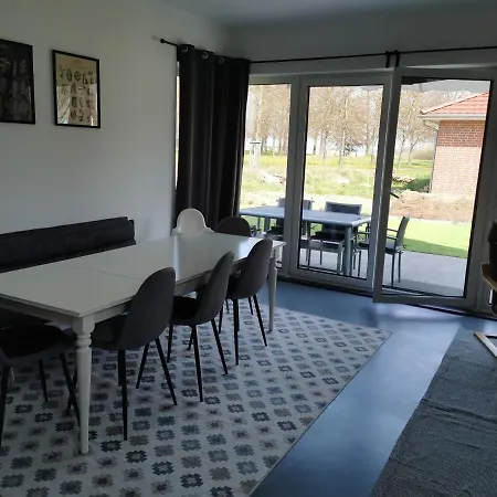 Das Weisse Haus Mit Boddenblick Ferienhaus *